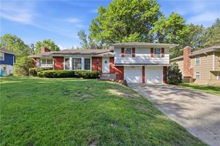 8110 Willow Way, Raytown, MO 64138