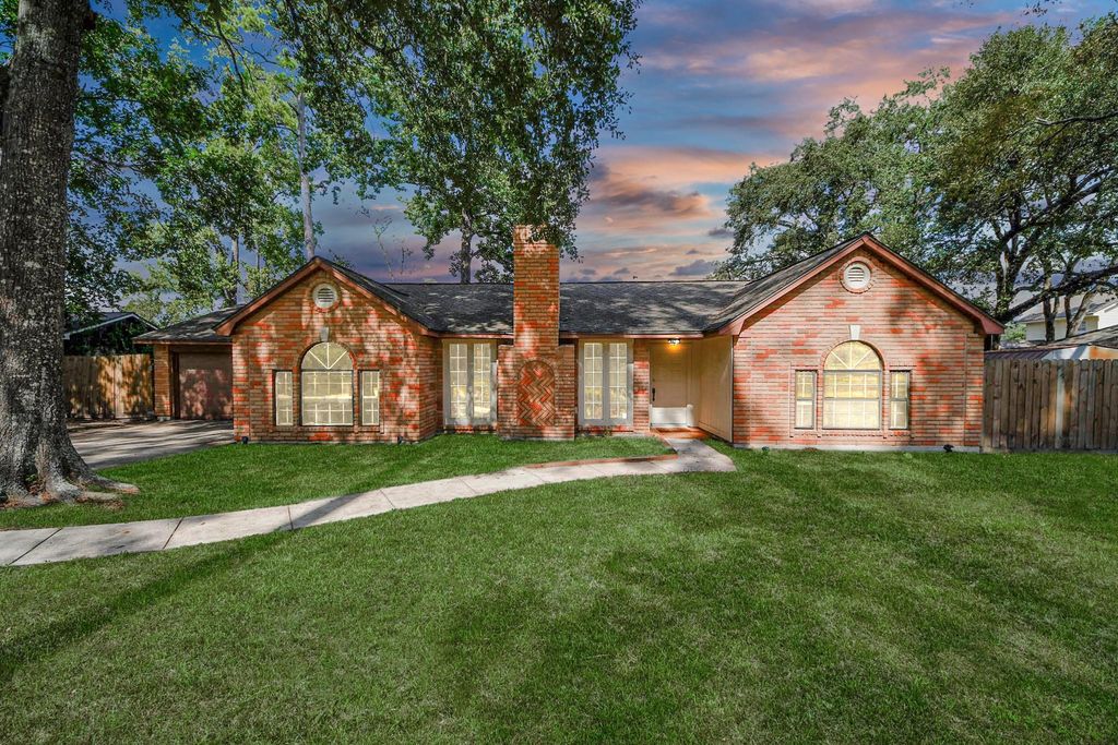 411 Dover Lane, Spring, TX 77373