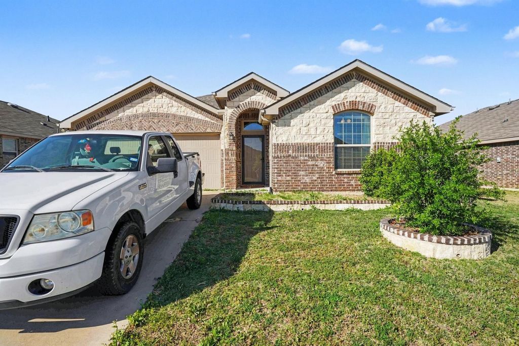 5340 Brentlawn Drive, Fort Worth, TX 76179