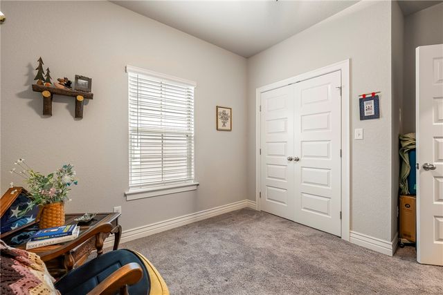 3750 W Somerville Lane, Fayetteville, AR 72704