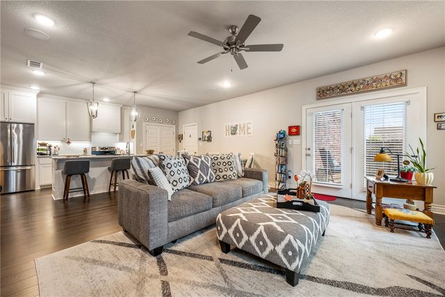 3750 W Somerville Lane, Fayetteville, AR 72704