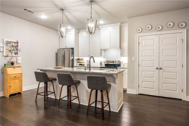 3750 W Somerville Lane, Fayetteville, AR 72704