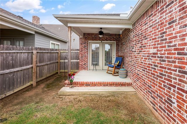 3750 W Somerville Lane, Fayetteville, AR 72704