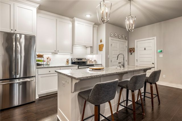 3750 W Somerville Lane, Fayetteville, AR 72704