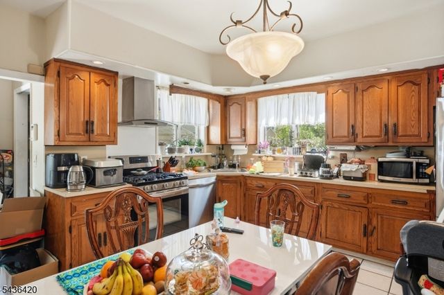 33 Pulaski Pl, Hackensack City, NJ 07601