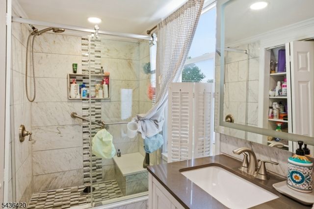 33 Pulaski Pl, Hackensack City, NJ 07601