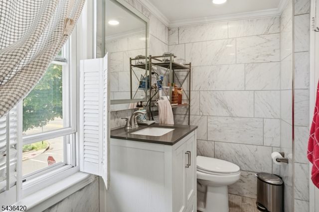 33 Pulaski Pl, Hackensack City, NJ 07601