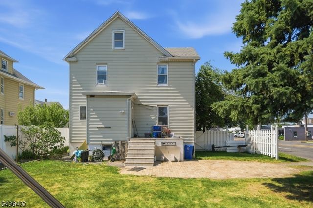 33 Pulaski Pl, Hackensack City, NJ 07601