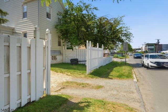 33 Pulaski Pl, Hackensack City, NJ 07601