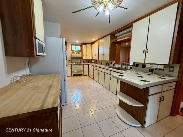 3705 N Beyer Road, Saginaw, MI 48601