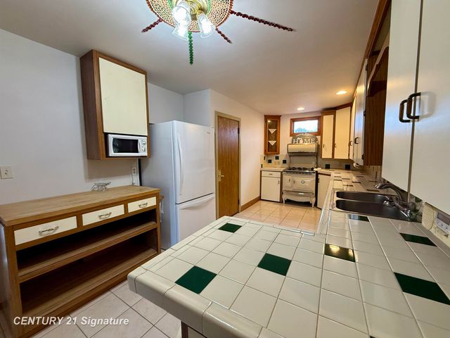 3705 N Beyer Road, Saginaw, MI 48601