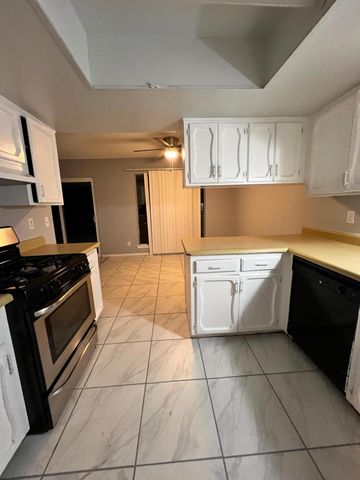 1502 Monte Sanders Lane, El Paso, TX 79935