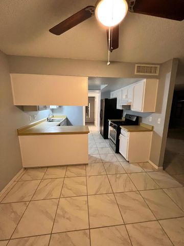 1502 Monte Sanders Lane, El Paso, TX 79935