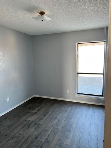 1502 Monte Sanders Lane, El Paso, TX 79935