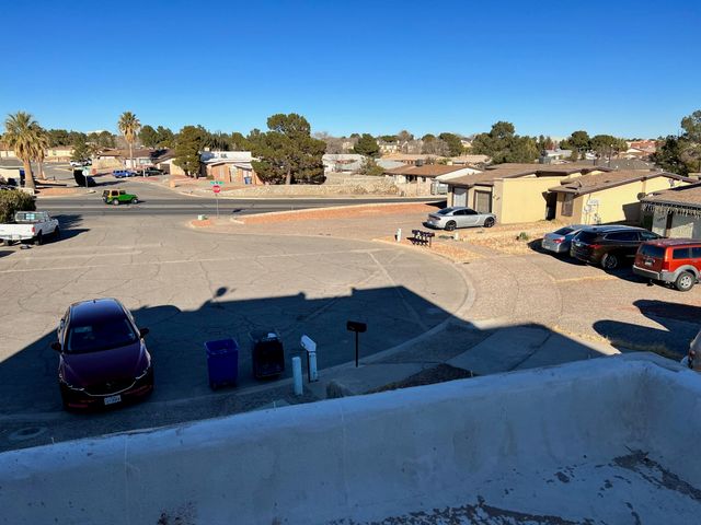 1502 Monte Sanders Lane, El Paso, TX 79935