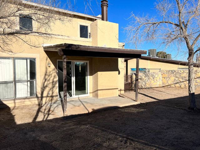 1502 Monte Sanders Lane, El Paso, TX 79935