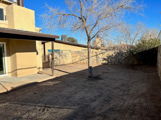 1502 Monte Sanders Lane, El Paso, TX 79935