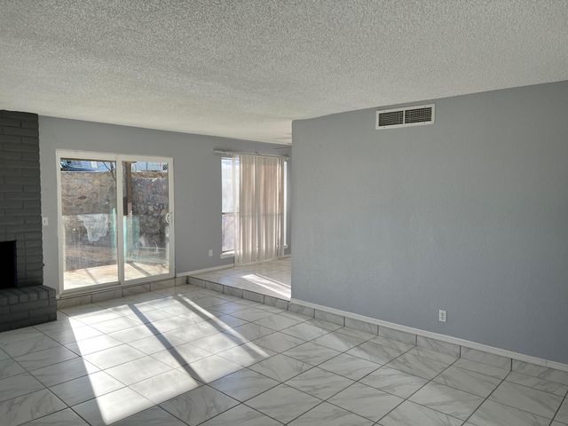 1502 Monte Sanders Lane, El Paso, TX 79935
