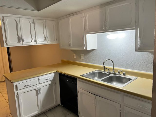 1502 Monte Sanders Lane, El Paso, TX 79935