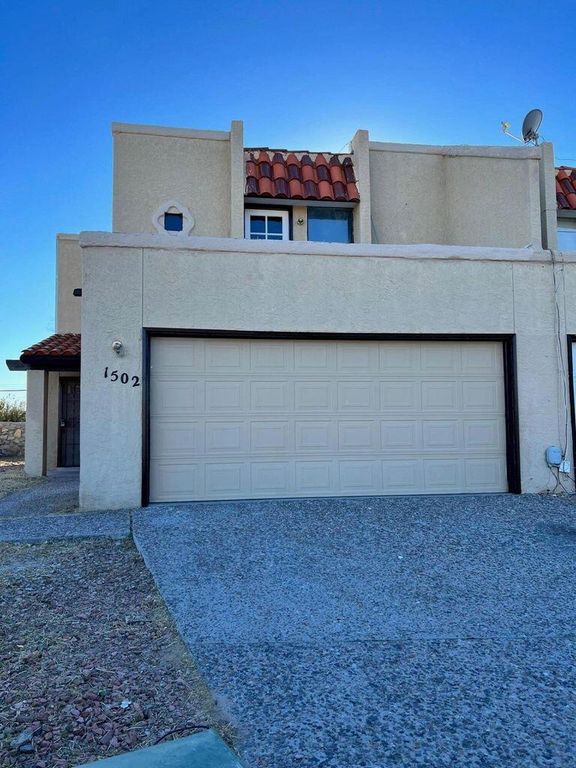 1502 Monte Sanders Lane, El Paso, TX 79935