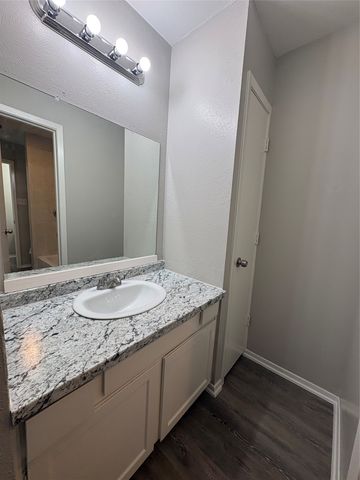 1485 Brook Meadow Circle, Lancaster, TX 75134