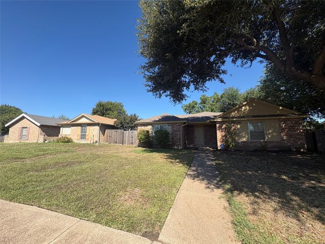 1485 Brook Meadow Circle, Lancaster, TX 75134