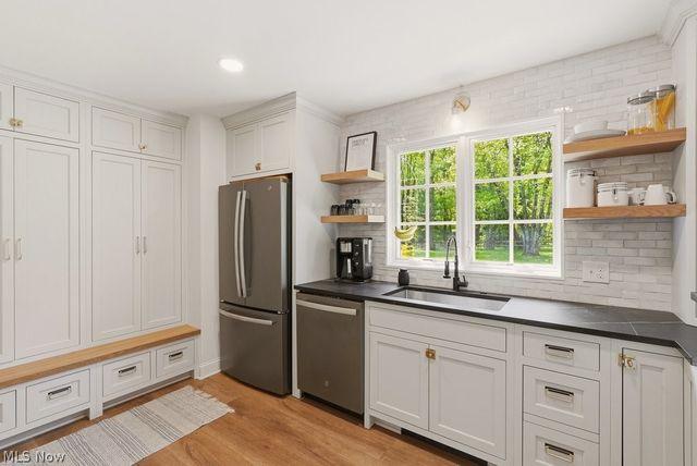 9026 Frost Lane, Brecksville, OH 44141