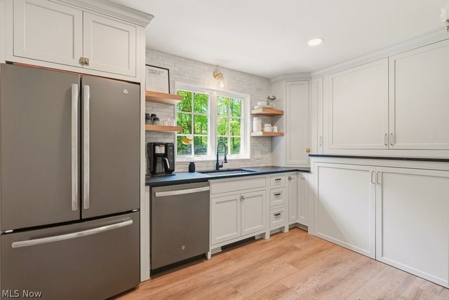 9026 Frost Lane, Brecksville, OH 44141