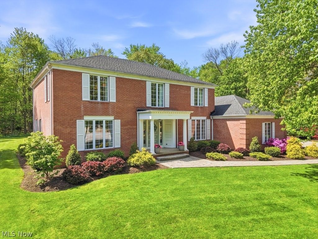 9026 Frost Lane, Brecksville, OH 44141
