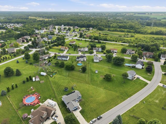 555 Lake Park Drive, Valparaiso, IN 46385