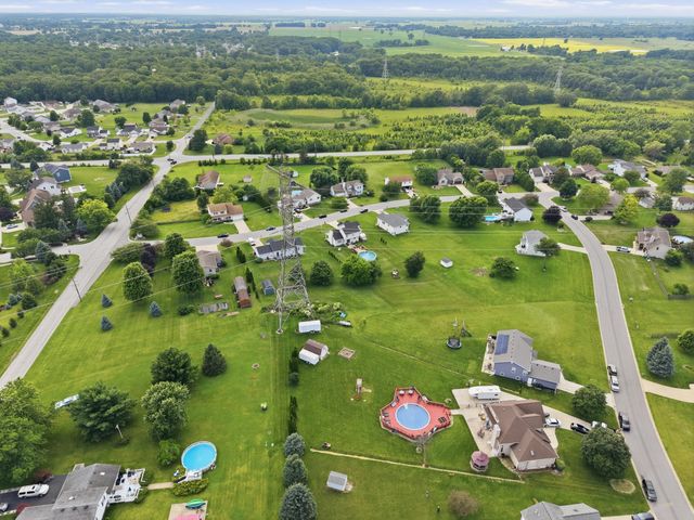 555 Lake Park Drive, Valparaiso, IN 46385
