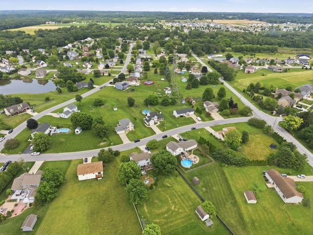 555 Lake Park Drive, Valparaiso, IN 46385