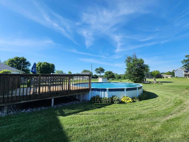 555 Lake Park Drive, Valparaiso, IN 46385