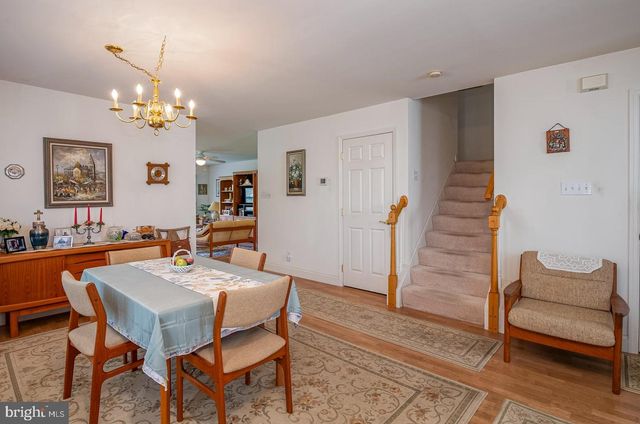 210 OAK HILL LN, Reading, PA 19610