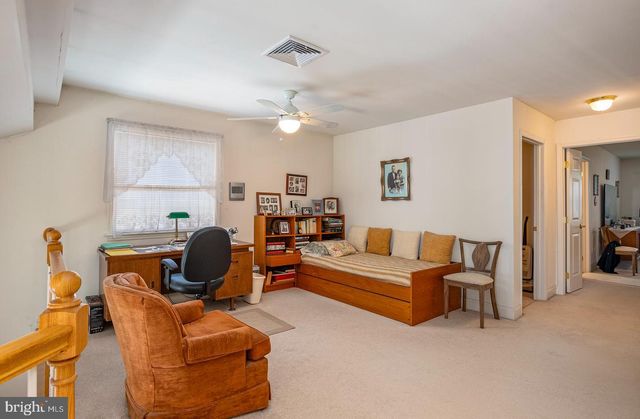 210 OAK HILL LN, Reading, PA 19610