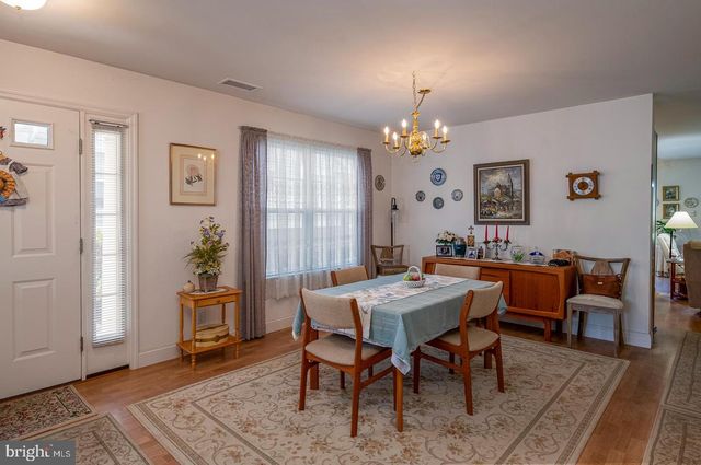 210 OAK HILL LN, Reading, PA 19610