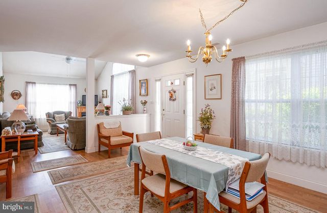 210 OAK HILL LN, Reading, PA 19610