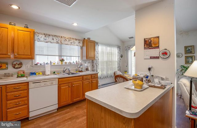 210 OAK HILL LN, Reading, PA 19610