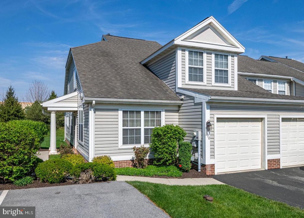 210 OAK HILL LN, Reading, PA 19610