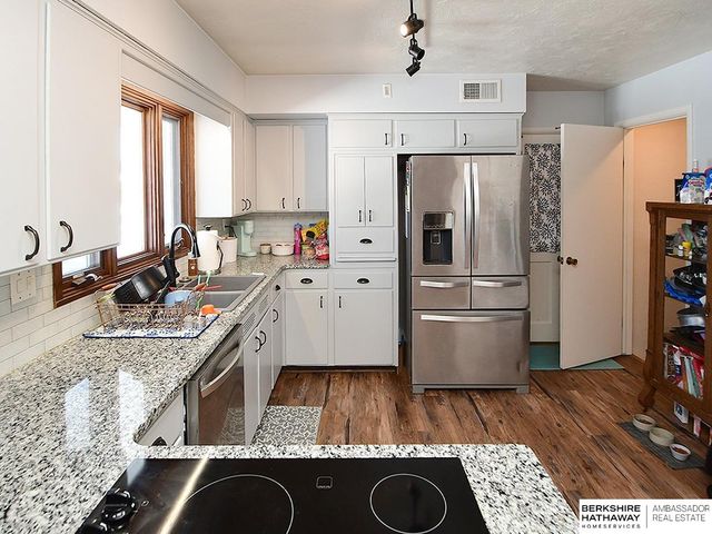 1932 Monterey Drive, Lincoln, NE 68506