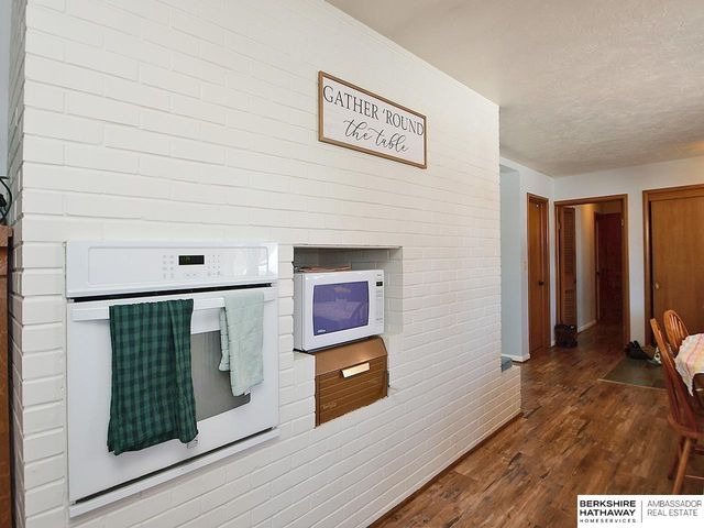 1932 Monterey Drive, Lincoln, NE 68506