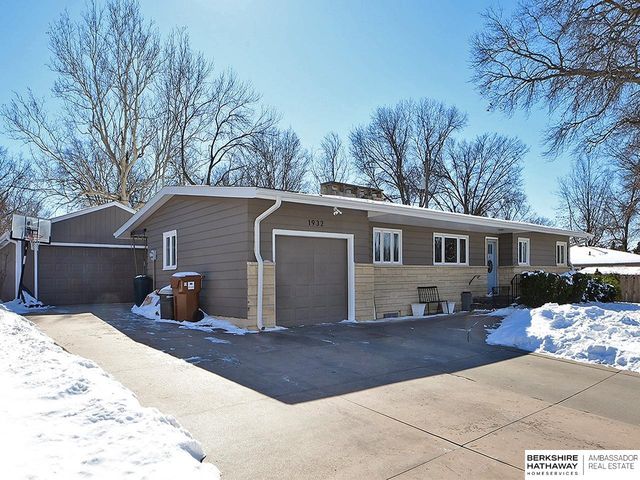 1932 Monterey Drive, Lincoln, NE 68506