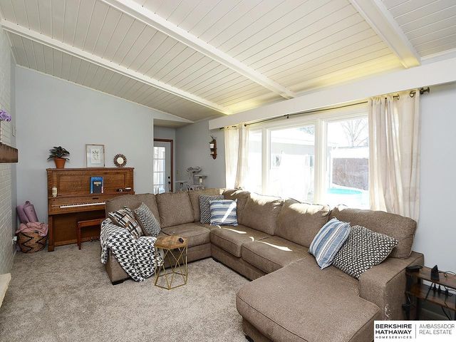 1932 Monterey Drive, Lincoln, NE 68506