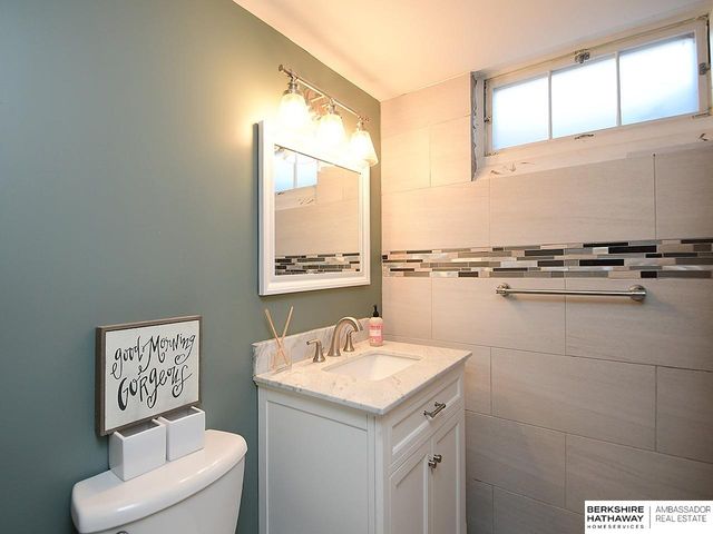 1932 Monterey Drive, Lincoln, NE 68506