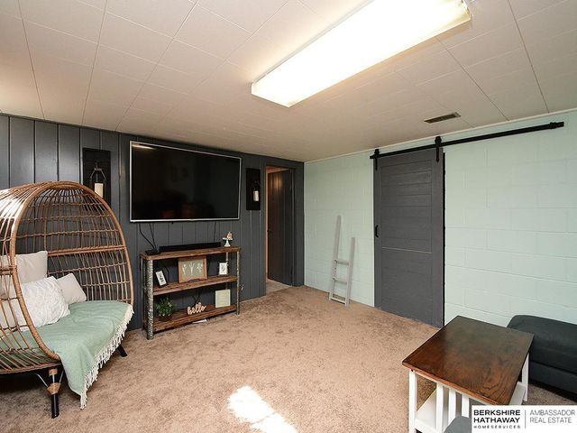 1932 Monterey Drive, Lincoln, NE 68506