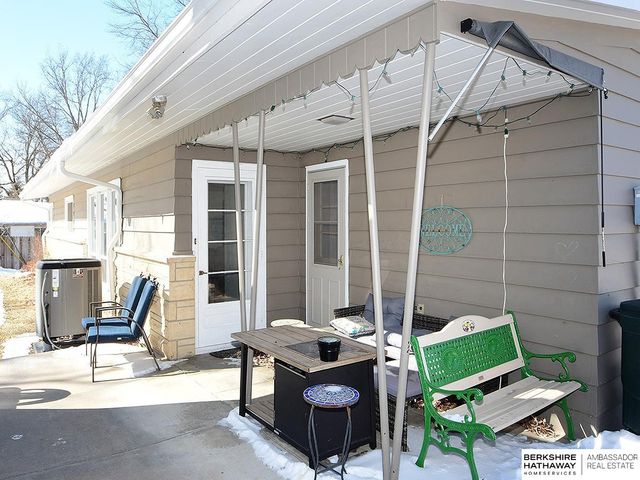 1932 Monterey Drive, Lincoln, NE 68506