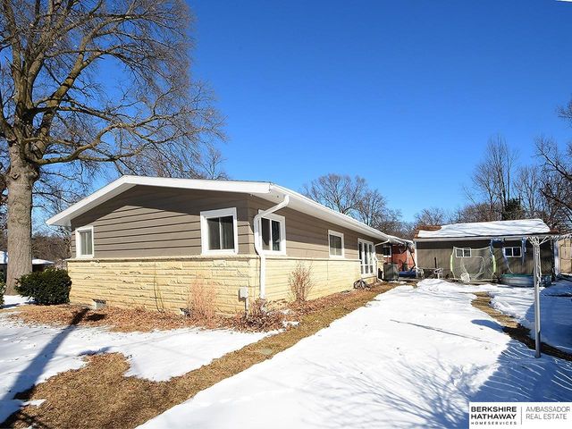 1932 Monterey Drive, Lincoln, NE 68506