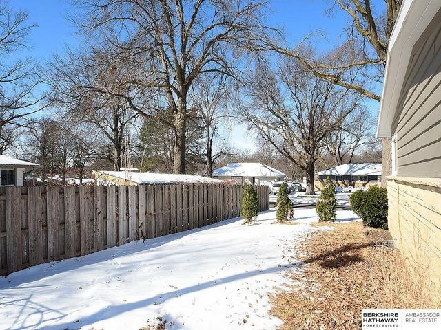 1932 Monterey Drive, Lincoln, NE 68506