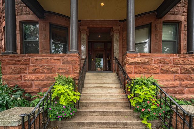 223 Arundel Street 1, Saint Paul, MN 55102