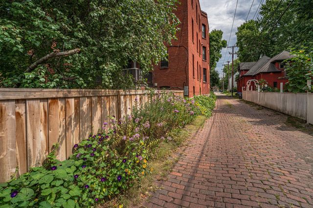 223 Arundel Street 1, Saint Paul, MN 55102